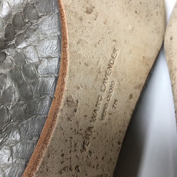 Vera Wang Lavender Gray Snake Peep Toe Flat 6.5 - Picture 7 of 7